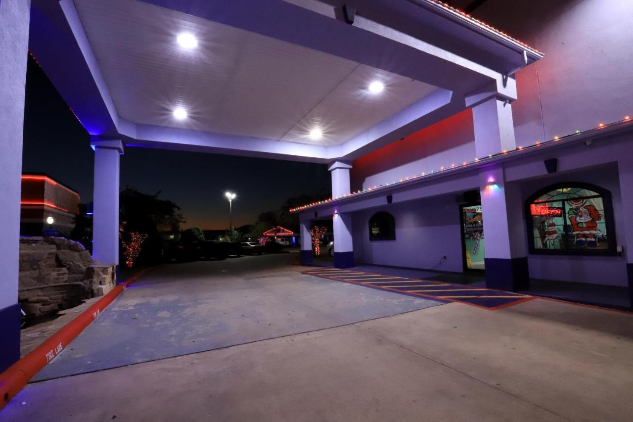 Scottish Inn And Suites Houston-Jones Road Louetta Exteriör bild