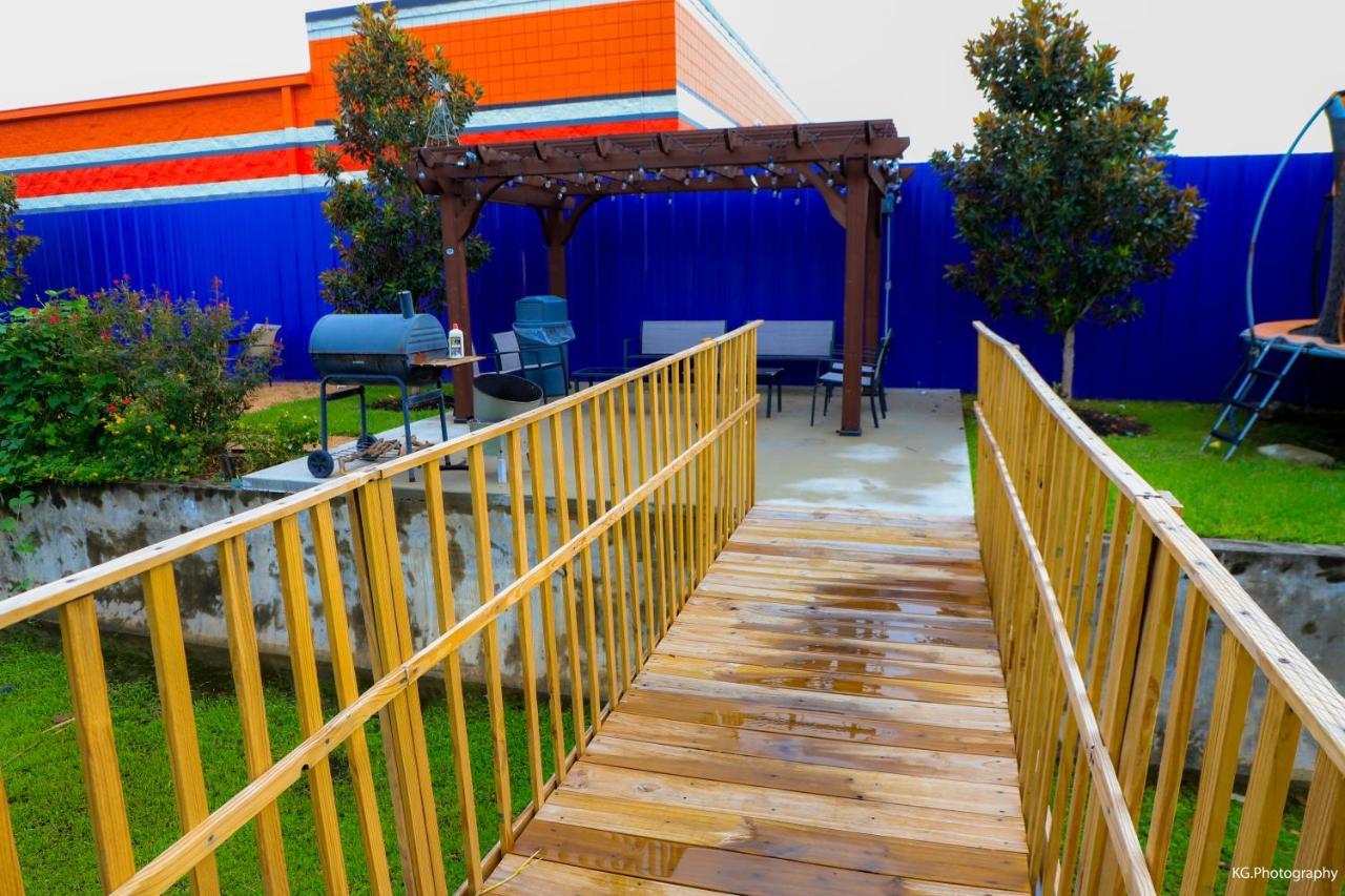 Scottish Inn And Suites Houston-Jones Road Louetta Exteriör bild